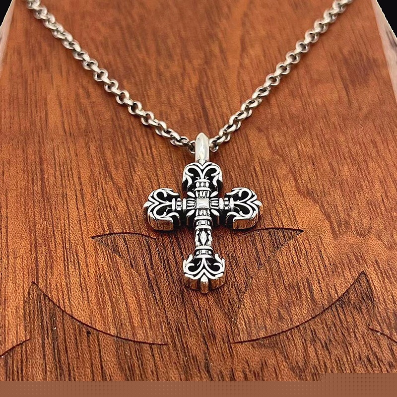 Ch**me He**ts necklaces